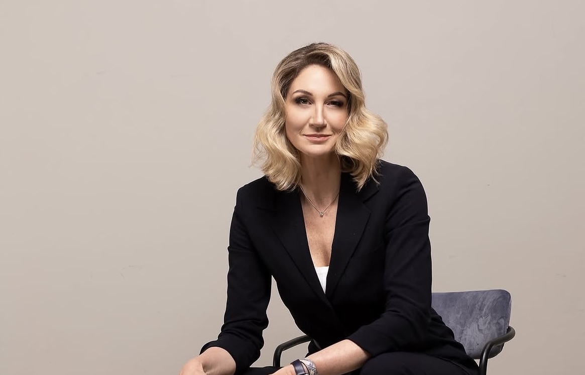 "If I could tell my 20-year-old self one thing, it would be this: invest in assets, and invest in yourself." - Elizaveta Tishchenko 